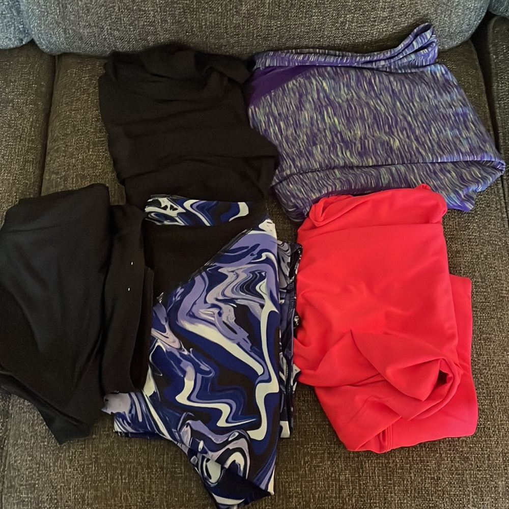 5 pairs of work out pants
